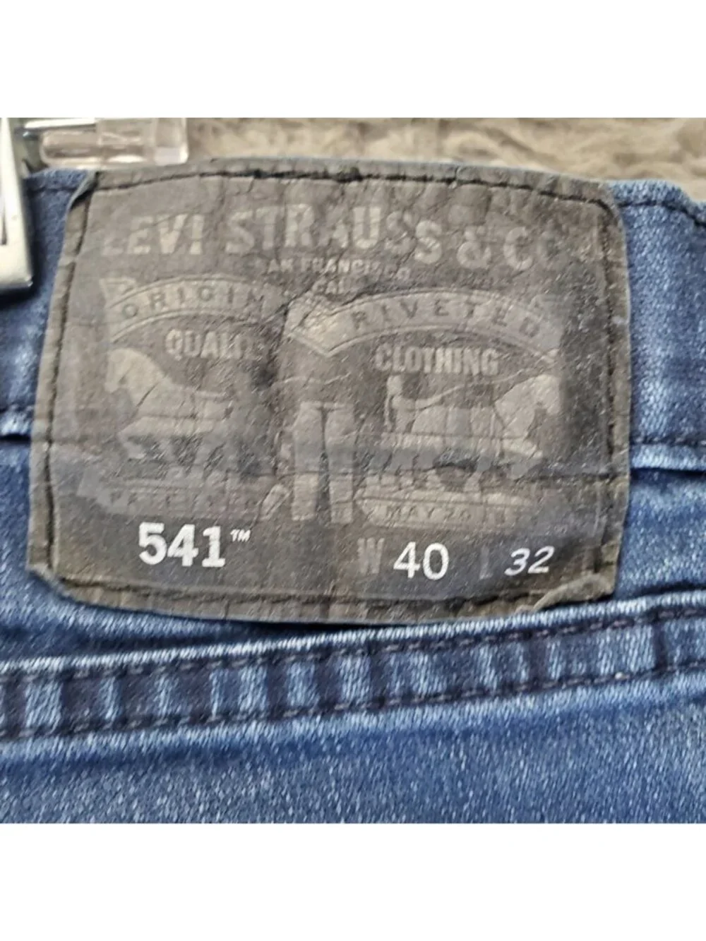 Levis Jeans Mens 40x32 Blue 541 Athletic Fit Mid Rise Stretch Denim *Read*